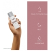 Une main tient un flacon d'Eucerin Anti-Pigment Soin de Nuit 50 ml sur fond blanc. Le texte rose indique « Tous types de peau, Nuit, Hydratant », avec des icônes pour le type de peau, le soin de nuit et l'hydratation, capturant l'essence de BYPHASSE Crème Lift Instant Antiride & Hydratant. Dakar
