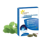 Une boîte de comprimés Fleurance Nature Complexe Mélatonine Triple Action pour le sommeil, présentée à côté de deux comprimés et de feuilles vertes fraîches. L'emballage met en valeur sa teneur en mélatonine, mélisse et vitamine B6 pour favoriser le sommeil et réduire la fatigue. Dakar