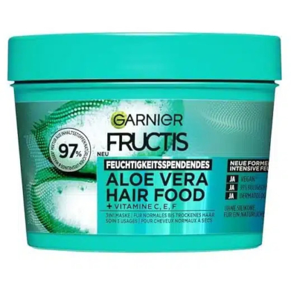 Un flacon bleu sarcelle de soin capillaire Garnier Fructis à l'Aloe Vera avec vitamines C, E et F. Ce produit est étiqueté pour les cheveux normaux à secs, végétalien et biodégradable. Il revendique 97 % d'ingrédients naturels et promet une hydratation intense. Dakar