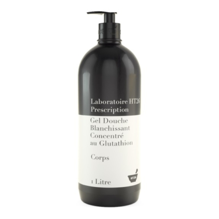 Un élégant flacon noir, étiqueté « Laboratoire HT26 Prescription Gel Douche Blanchissant Concentré au Glutathion Corps 1 Litre », est équipé d'une pompe doseuse. Associez-le à l'Émulsion Gommante Blanchissante HT26 TOPSYGEL 1L pour une expérience de blanchiment corporel complète. Dakar