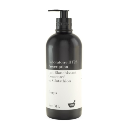 Le Lait Blanchissant au Glutathion HT26 500 ml est un élégant flacon noir et blanc avec un bouchon pompe. Dakar