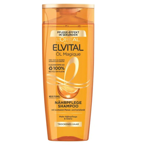 Un flacon de shampoing L'Oréal Paris Elvital Öl Magique pour cheveux secs. Son flacon orange met en valeur ses propriétés 100 % plastique recyclé et nourrit les cheveux. Sans silicones, il contient des huiles de marula et de camélia. Dakar