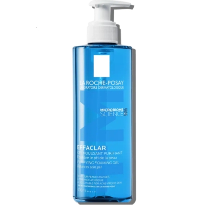 Un flacon bleu de Gel Moussant Purifiant Effaclar de La Roche-Posay avec une pompe blanche. L'étiquette présente une description de sa science du microbiome et de son efficacité pour les peaux grasses et sensibles. Le flacon contient 400 ml. Dakar