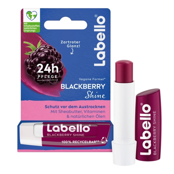 Le Baume à Lèvres Hydratant Fruité Blackberry Shine de Labello (4,8 g) arbore un emballage orné d'un motif de mûre, offrant une hydratation 24 heures et une protection contre la sécheresse. Sa formule vegan et ses matériaux recyclables sont mis en avant. Dakar