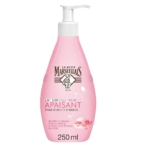 Flacon rose de lotion apaisante Cold Cream Le Petit Marseillais pour peaux sèches et sensibles, au beurre d'argan, à la cire d'abeille et à l'huile de pétales de rose. Livré avec un flacon pompe blanc et une étiquette de 250 ml. Dakar