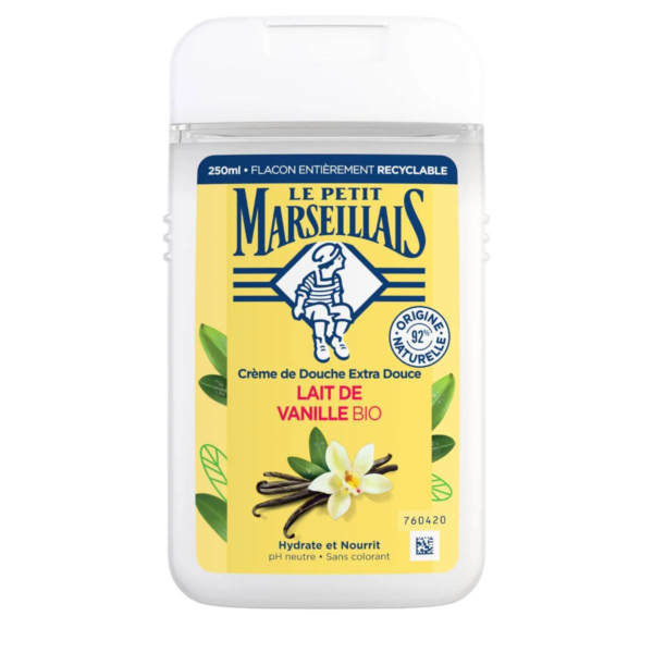 Flacon de crème douche Le Petit Marseillais au parfum de vanille. L'étiquette présente un fond jaune, des fleurs de vanille et le logo de la marque. Le texte comprend « 250 ml », « Lait de Vanille Bio » et des informations sur son origine naturelle et ses propriétés hydratantes. Dakar
