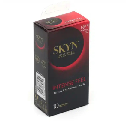 Une boîte de préservatifs SKYN Intense Feel avec des points texturés pour des sensations renforcées. L'emballage noir et rouge est imprimé en anglais et en français. Il contient 10 préservatifs et met en valeur son design sans latex. Dakar