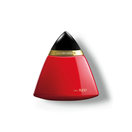 Flacon de parfum triangulaire rouge avec un bouchon noir et une bague dorée portant l'inscription « MAUBOUSSIN ». L'inscription « en ROUGE » est inscrite en blanc près de la base. Le motif projette une ombre douce sur un fond blanc. Dakar