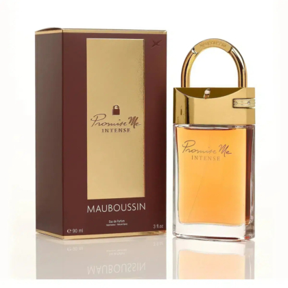 Un flacon et un écrin du parfum Mauboussin « Promise Me Intense ». Le flacon, muni d'un bouchon doré en forme de cadenas, contient un liquide ambré. L'écrin est marron foncé avec des touches dorées, et le nom et la marque du parfum sont inscrits en lettres dorées. Dakar
