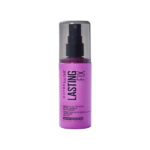 Un flacon rose de spray fixateur de maquillage Lasting Fix de Maybelline New York, avec un bouchon noir. L'étiquette présente un texte en anglais et en français décrivant ce spray comme un fini mat pour prolonger la tenue du maquillage. Dakar