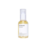Un flacon d'essence de haricot Mixsoon. L'emballage est transparent, avec une étiquette blanche et un flacon pompe. Le liquide à l'intérieur est de couleur ambre clair. L'étiquette comporte des informations détaillées sur le produit. Le flacon est placé sur un fond blanc uni. Dakar