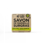 Un emballage carré beige de Savon de Marseille Surgras de MKL Green Nature. Ce savon sans parfum pour le corps et les mains est composé à 99 % d'ingrédients d'origine naturelle. Fabriqué en France. Dakar