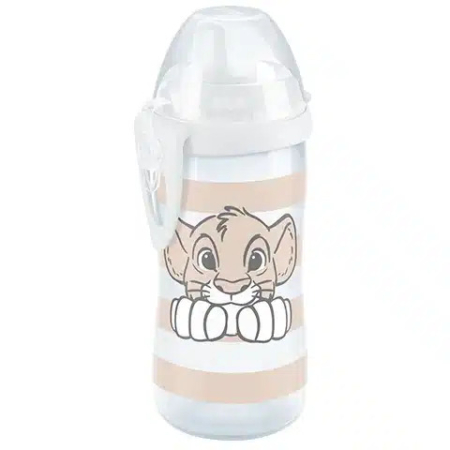 Gobelet pour enfant orné d'un lionceau de dessin animé, avec des rayures horizontales beiges et blanches en arrière-plan. Il est doté d'un couvercle transparent et d'une attache latérale pour un transport facile. Dakar