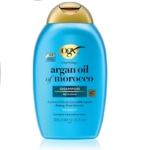 Le shampoing bleu OGX à l'huile d'argan du Maroc, avec son bouchon doré, possède une formule réparatrice qui renouvelle et revitalise dès la première utilisation. D'une contenance de 385 ml, il complète parfaitement les produits OGX Biotine & Collagène pour une routine de soins capillaires optimisée. Dakar