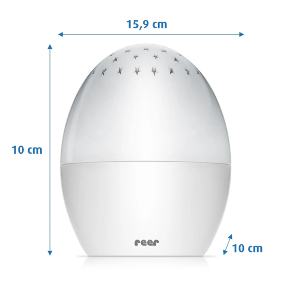 Veilleuse blanche en forme d'œuf avec découpes en forme d'étoile et logo « reer » sur sa base. Elle mesure 15,9 cm de haut et 10 cm de large. Des lignes bleues indiquent la hauteur et la largeur. Dakar