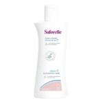 Flacon blanc de Saforelle Nettoyant Fraîcheur, de forme incurvée, orné d'une étiquette rose et verte. D'une contenance de 250 ml, il est conçu pour l'hygiène intime. L'étiquette comporte des textes en français et en anglais. Dakar