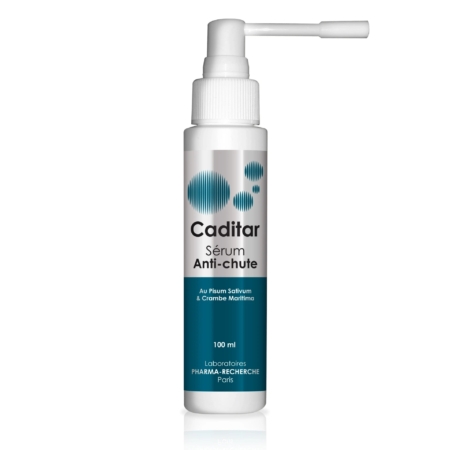 Un flacon vaporisateur blanc de 100 ml, étiqueté « Caditar Sérum Anti-chute », aux touches de bleu et aux bulles, est orné des mentions « Au Pisum Sativum & Crambe Maritima » et « Laboratoires PHARMA-RECHERCHE Paris ». À associer à Eeasy Pouss pour un soin capillaire optimal. Dakar