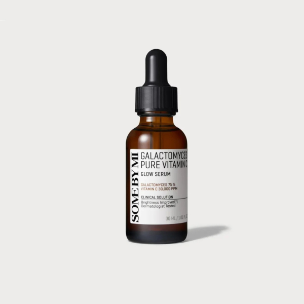 Flacon en verre brun de sérum éclat SOME BY MI Galactomyces Pure Vitamine C, avec bouchon compte-gouttes noir. L'étiquette indique « Galactomyces 75 % », « Vitamine C 30 000 ppm » et « Testé dermatologiquement ». La contenance du flacon est de 30 ml. Dakar