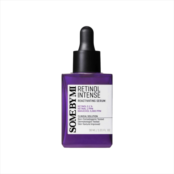 Un flacon violet de Sérum Réactivant Intense au Rétinol SOME BY MI avec un bouchon compte-gouttes noir. L'étiquette indique des ingrédients comme le rétinol 0,1 %, le rétinal 0,1 % et le BAKUCHIOL 5 000 ppm. Le flacon contient 30 ml (1,01 oz liq.). Dakar