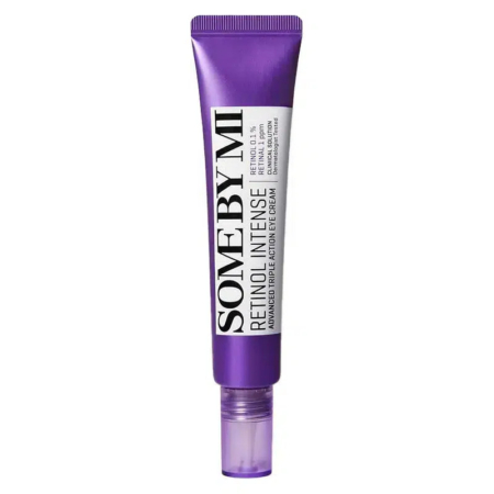 Un tube violet de crème contour des yeux triple action intense au rétinol de SOME BY MI. Le tube est doté d'une étiquette blanche avec un texte en noir et blanc détaillant le nom et les bienfaits du produit. Dakar