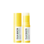 Deux sticks de soin jaunes sont présentés. L'un est fermé par un bouchon, l'autre est ouvert pour révéler le produit. Tous deux portent une étiquette blanche avec le texte noir « YUJA NIACIN Dark Spot Correcting Stick ». Dakar