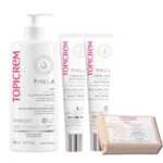 Image des produits de soin Topicrem MELA, comprenant un grand flacon pompe de Lait Ultra-Hydratant et trois tubes étiquetés Crème de Jour, Crème de Nuit et Peeling Doux. Tous ont un emballage blanc avec un texte rouge et gris. Dakar