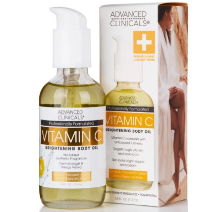 L'image présente une boîte et un flacon d'Huile Corporelle Éclaircissante à la Vitamine C d'ADVANCED CLINICALS, dotés d'un flacon pompe de 112 ml (3,8 oz liq.). L'emballage met en avant les bienfaits éclaircissants et les tests dermatologiques. Dakar