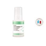 Un flacon d'Aroma Zone Sérum Peau Grasse Clarifiant Concentré Acide Azélaïque 10 % 30 ml est présenté, avec une étiquette blanche et verte. À côté, un logo aux couleurs du drapeau français proclame fièrement « Fabrication Française », indiquant que le produit est fabriqué en France. Dakar