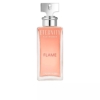Le flacon en verre transparent de Calvin Klein ETERNITY FLAME POUR FEMME 100 ml est doté d'un élégant vaporisateur argenté et contient un délicat parfum rose. L'élégant texte blanc affichant le nom de la marque évoque l'allure de l'Eau de Parfum pour Femme Calvin Klein Euphoria. Dakar