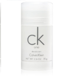 Le déodorant mixte en stick CK One de Calvin Klein est présenté dans un élégant flacon blanc avec un bouchon transparent et une inscription grise. L'étiquette « ck one » et le nom de la marque sont bien visibles, ainsi que son poids net de 75 g, ce qui en fait un complément idéal à tout coffret cadeau mixte. Dakar