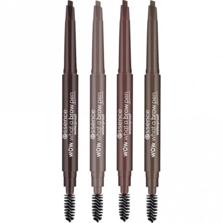 Quatre stylos Essence WOW What A Brow, de différentes teintes, sont alignés verticalement. Chacun possède une pointe rétractable à une extrémité et un pinceau spoolie à l'autre. Les couleurs vont du brun clair au brun foncé. Dakar