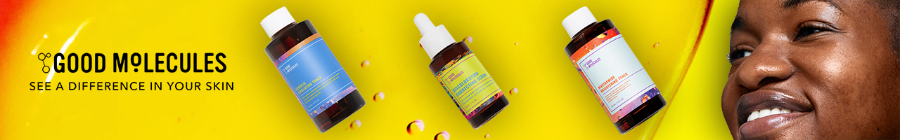 Flacons de soins de la peau Good Molecules sur fond jaune vif avec le texte « Good Molecules, voyez une différence sur votre peau » et un gros plan du visage d'une personne souriante. Dakar