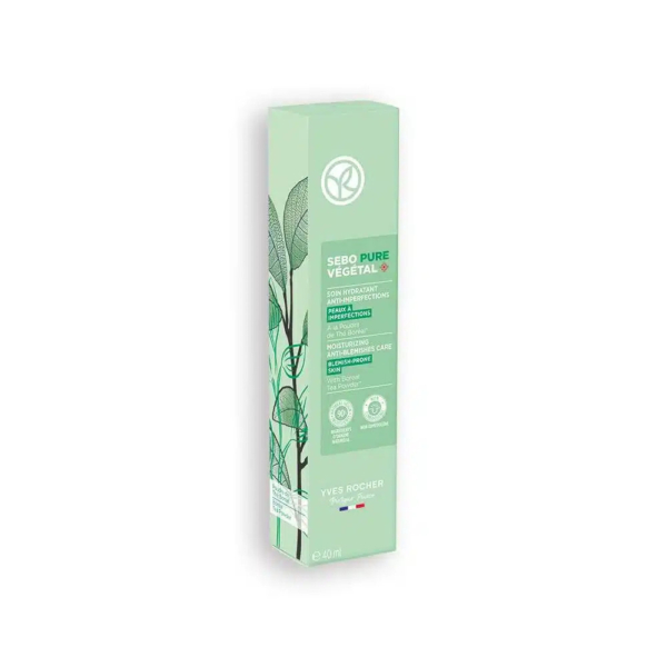 Un coffret haut, rectangulaire, vert menthe, du soin Sebo Pure Végétal Yves Rocher, avec des illustrations botaniques et un texte détaillant ses propriétés de soin matifiantes. Dakar