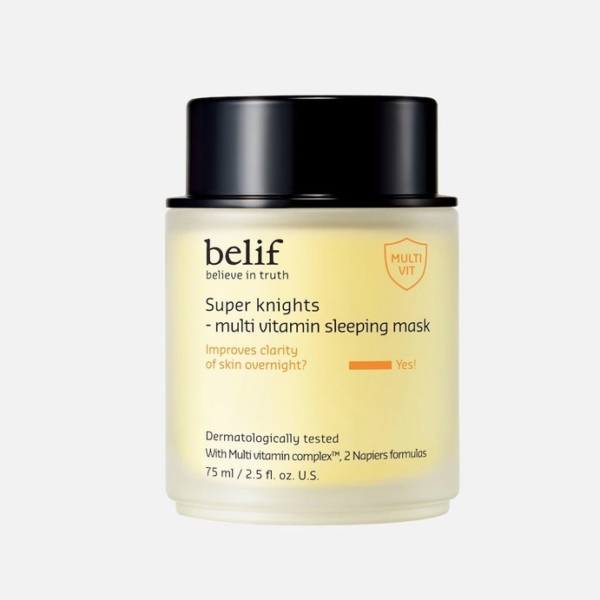 Un pot de 75 ml de Belif Masque Hydratant de Nuit Multivitaminé Super Knights présente un couvercle noir et une crème jaune, conçus pour améliorer la clarté de la peau pendant la nuit. Comparable au Medicube Masque de Nuit au Collagène. Dakar