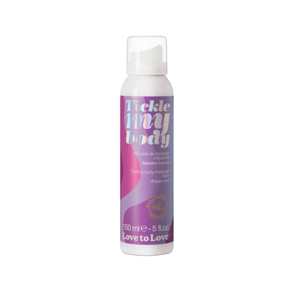 Un pot blanc et rose étiqueté « Tickle my body » mousse de massage d'une capacité de 150 ml (5 fl. oz), comportant une étiquette violette et les mots « Fresh mint » et « Love to Love ». Dakar