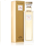 L'Eau de Parfum femme Elizabeth Arden 5th Avenue 75 ml présente un flacon rectangulaire transparent avec un bouchon doré et une étiquette blanche avec un texte rouge, affiché à côté de son emballage en boîte dorée, dégageant une élégance intemporelle. Dakar