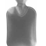 La bouillotte Fashy 2 L Anthracite est une bouillotte grise en caoutchouc, avec une surface texturée et une large ouverture de col pour un remplissage facile. Dakar