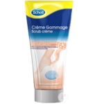 Tube bleu et jaune de 75 ml de Crème Gommage Pour Les Pieds Scholl, orné d'un texte en français, d'une particule exfoliante bleue et d'une image représentant une main appliquant la crème sur un pied. L'emballage porte la mention « Crème Pieds Onguent Réparateur ». Dakar