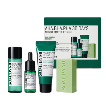 Le kit de démarrage miracle anti-imperfections SOME BY MI AHA-BHA-PHA 30 jours comprend un toner, un sérum, une crème et un pain de savon dans un emballage vert et blanc, le tout présenté avec une boîte verte assortie SOME BY MI en arrière-plan. Dakar