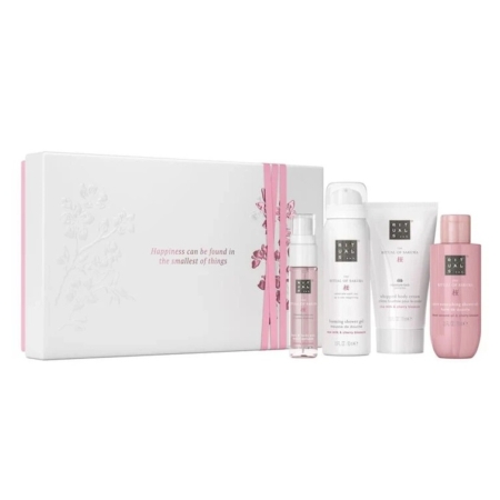 Le Rituel de Sakura Coffret Ressourçant est un coffret floral blanc et rose, sur lequel on peut lire "Le bonheur se trouve dans les plus petites choses", et qui contient quatre produits de soin roses. Dakar