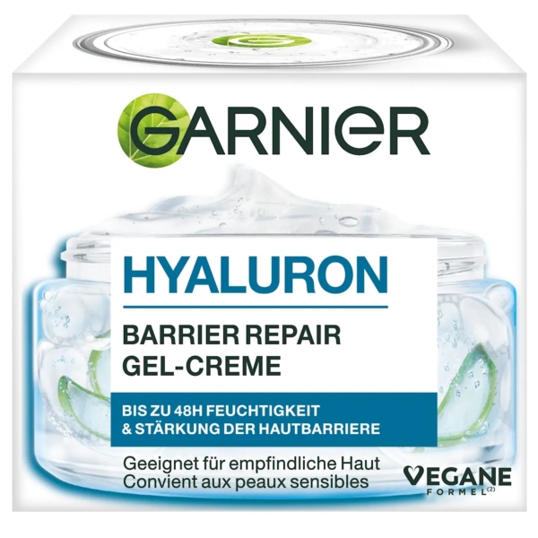 Boîte de Garnier Gel Crème Réparatrice Barrière à l'Acide Hyaluronique 50 ml, dans un pot en verre avec du gel blanc et des tranches d'aloès. Points forts : Hydratation de 48 heures, barrière réparatrice, convient aux peaux sensibles et formule végétalienne. Dakar