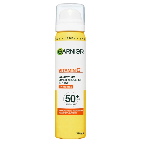 Une boîte de 75 ml de Garnier Skin Active Spray SPF50 de Maquillage Glowy UV Vitamine C, décrit comme invisible, végétalien et idéal pour un usage quotidien. L'emballage est principalement blanc et jaune, avec les détails du produit sur le devant. Dakar