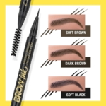 Image du Stylo Encre pour Sourcils Brow Ink Micro Brush avec sa bobine, ainsi que trois échantillons de couleurs de sourcils - Brun doux, Brun foncé et Noir doux - appliqués sur la peau sur un fond jaune. Dakar