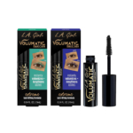 Deux boîtes et un tube ouvert de L.A. Girl Mascara Coloré et Volumisant Cils Volumatic Mascara 10 ml, présentant des images d'yeux, la marque du produit et des allégations de volume et de longueur instantanés des cils. Dakar