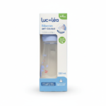Le produit Luc et Léa Ergosense Biberon Anti-Colique 330ml Débit Variable, pour les bébés de 4 mois et plus, est présenté dans un emballage blanc et bleu avec les détails du produit et une fenêtre transparente montrant l'intérieur du biberon. Dakar