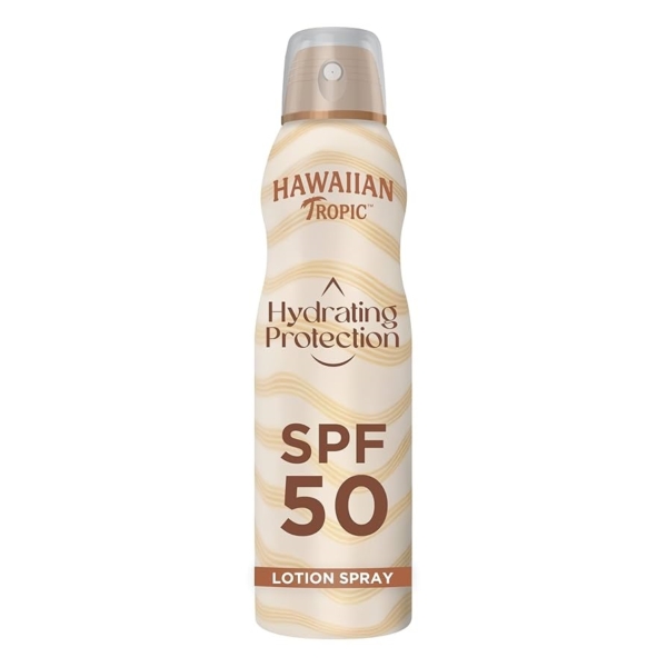 Un flacon de 220 ml de Hawaiian Tropic Spray Solaire Hydratante SPF 50, avec un motif ondulé beige et or et un bouchon transparent. Dakar