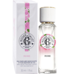 Un flacon en verre transparent de Roger et Gallet Feuille de Thé Eau de parfum 30ML se trouve à côté de sa boîte, offrant une expérience parfumée rafraîchissante. Contient 30 ml (1 fl oz). Découvrez d'autres parfums de Roger et Gallet pour la variété. Dakar
