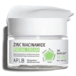 Un pot d'Aplb Crème Visage Anti Imperfections au Zinc et à la Niacinamide Peau Grasse 55 ml, avec une trace de crème blanche sur le couvercle. L'étiquette met en avant 34,3% de Zinc Niacine Cen™, des bienfaits apaisants et hydratants, un poids net de 55 ml. Dakar