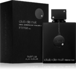 Un flacon noir d'Armaf Club de Nuit Man Intense 150ml Parfum pour Homme est présenté à côté de son coffret noir assorti, tous deux avec un texte blanc minimaliste et une étiquette circulaire accrochée au col du flacon. Dakar