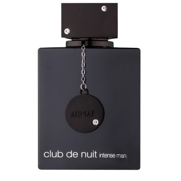 Un flacon rectangulaire noir d'Armaf Club de Nuit Man Intense Eau de Parfum pour Homme 105ml, avec un médaillon rond noir sur le col et un texte blanc sur le devant. Dakar